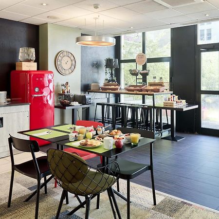 B&B Hotel Saint-Quentin-En-Yvelines Centre Gare 4 Etoiles Montigny-le-Bretonneux Eksteriør bilde