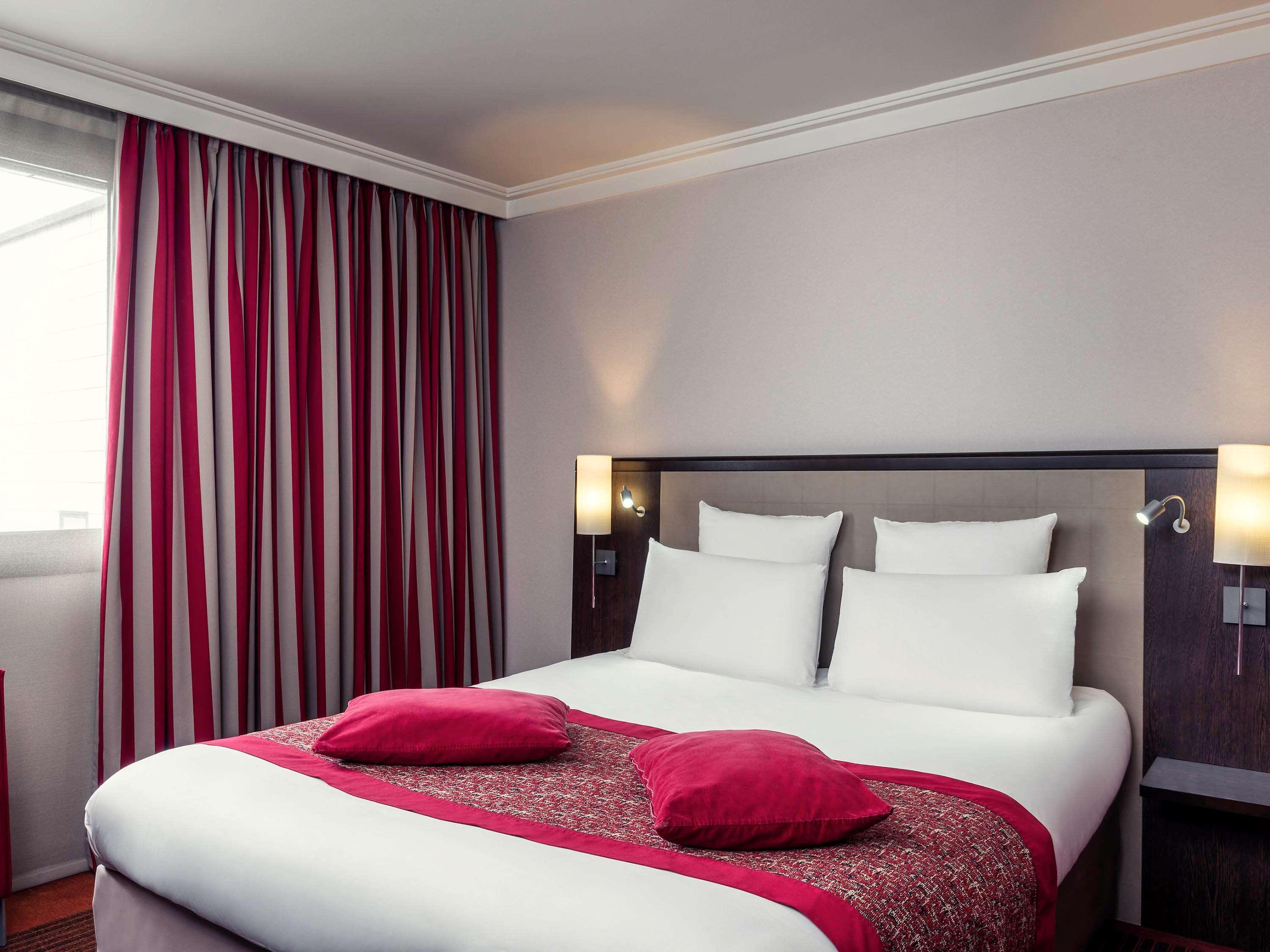 B&B Hotel Saint-Quentin-En-Yvelines Centre Gare 4 Etoiles Montigny-le-Bretonneux Eksteriør bilde