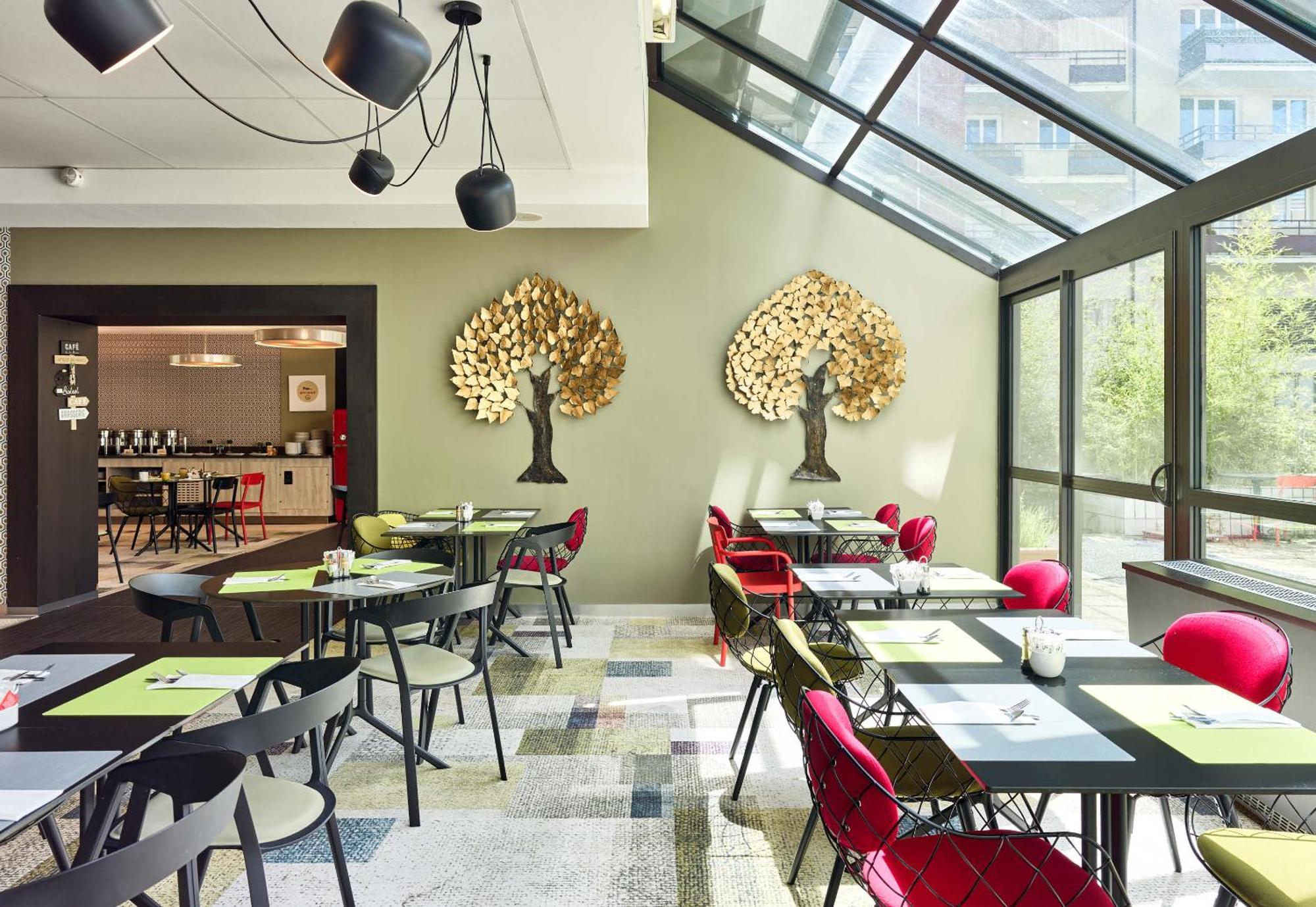 B&B Hotel Saint-Quentin-En-Yvelines Centre Gare 4 Etoiles Montigny-le-Bretonneux Eksteriør bilde
